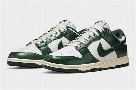 donkergroen nike teken|Green Dunks: Shoes & More .